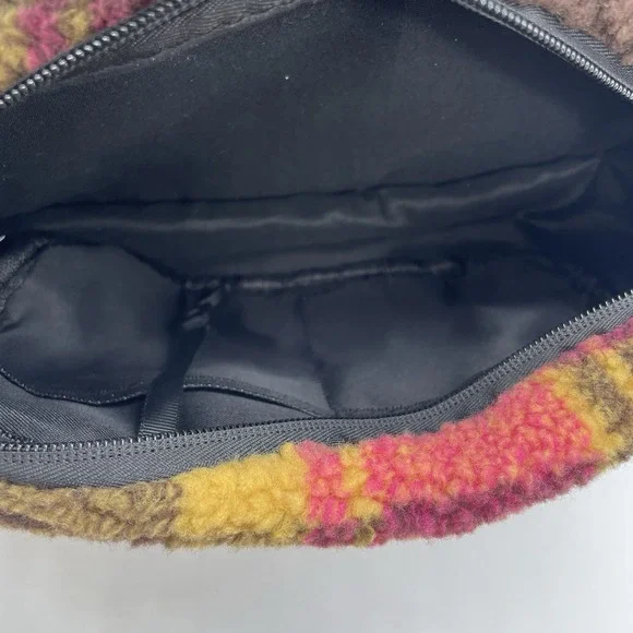 NWT No Boundaries Fanny Pack Pink Plaid Fleece Sherpa Belt Bag Waist Crossbody - Picture 8 of 11
